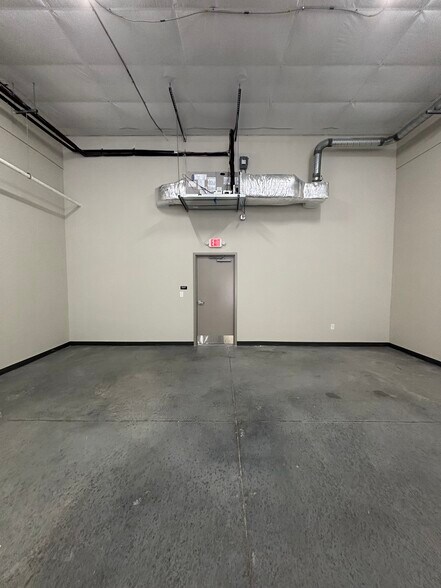 More Photos Of 823 Bell Fork Rd, Jacksonville Warehouse For Lease