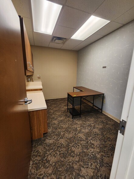 More Photos Of 8400 Northrun Medical Dr, Mechanicsville Office For Lease