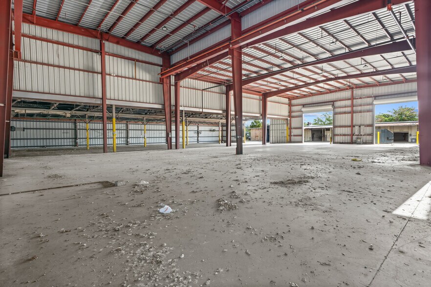 More Photos Of 1118 N Magnolia Ave, Ocala Warehouse For Sale