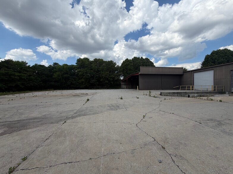 More Photos Of 3288 Wall Triana Hwy SW, Huntsville Warehouse For Lease