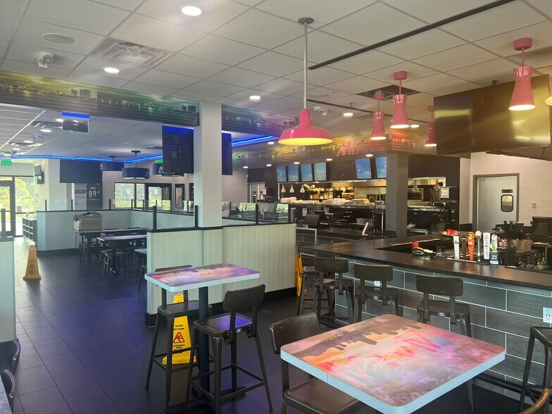 More Photos Of 5320 N Orange Blossom Trl, Orlando Restaurant For Sale