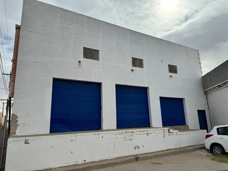 More Photos Of 2401 Alameda Ave, El Paso Showroom For Sale