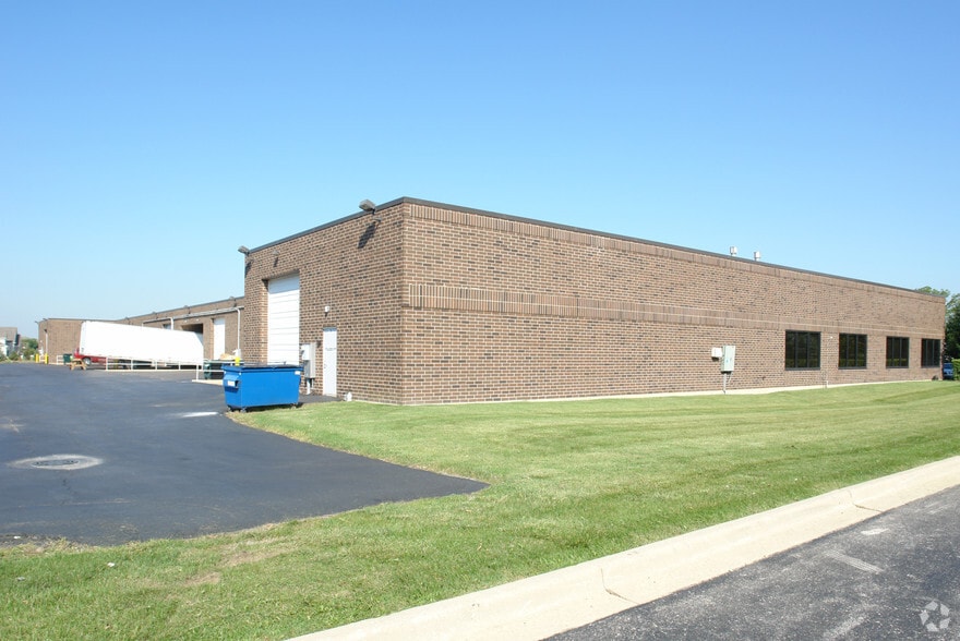 More Photos Of 250-270 Tubeway Dr, Carol Stream Flex For Lease