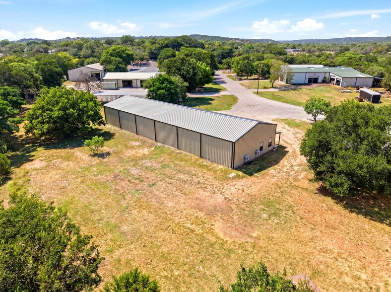 More Photos Of 117 Business Dr W, Kerrville Warehouse For Sale
