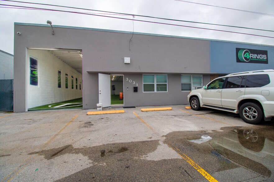 More Photos Of 3031-3035 NE 12th Ter, Oakland Park Warehouse For Sale