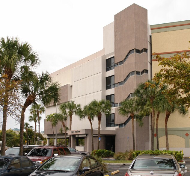 More Photos Of 909 NE 163rd St, North Miami Beach Medical For Lease