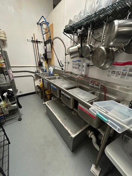 More Photos Of 901 Abernathy Rd, Sandy Springs Apartments For Sale