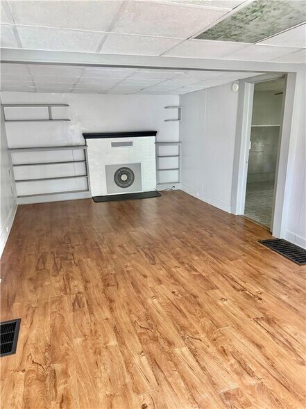 More Photos Of 35 Eaton Ave, Norwich Apartments For Sale