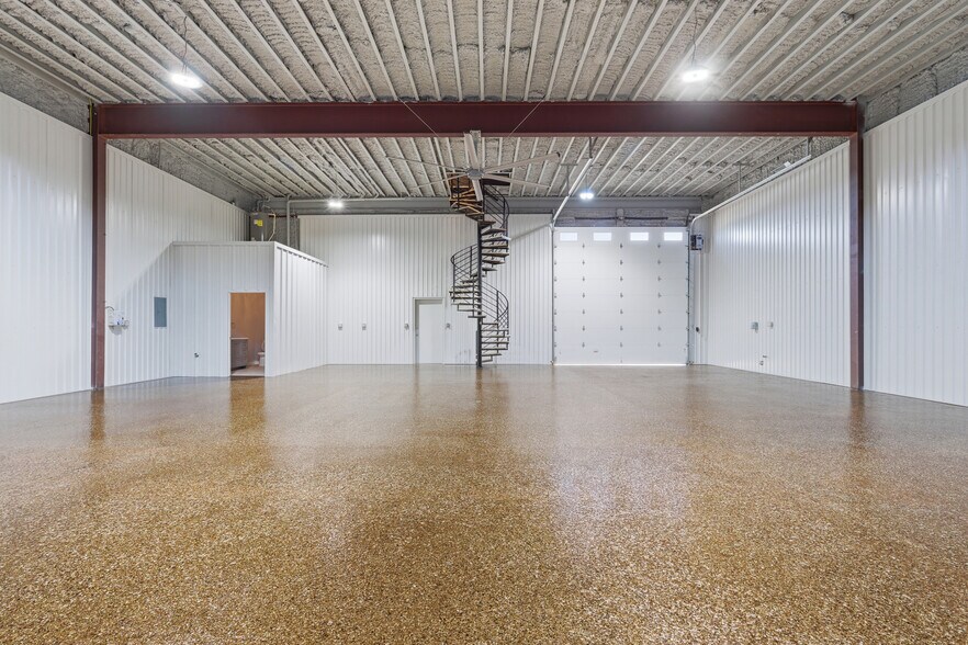 More Photos Of 15850 Salado Airport Rd, Salado Airplane Hangar For Sale