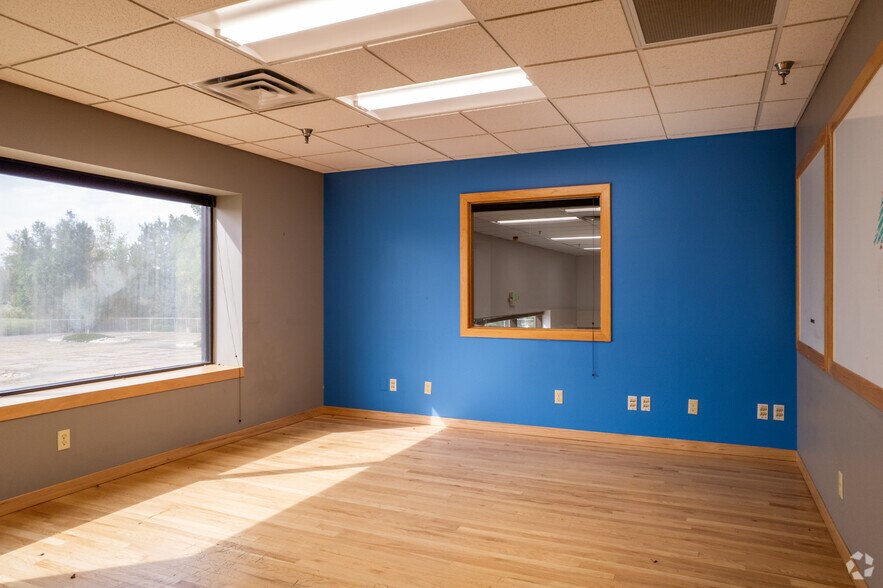 More Photos Of 4401 Innovation Dr, Fort Collins Light Distribution For Sale