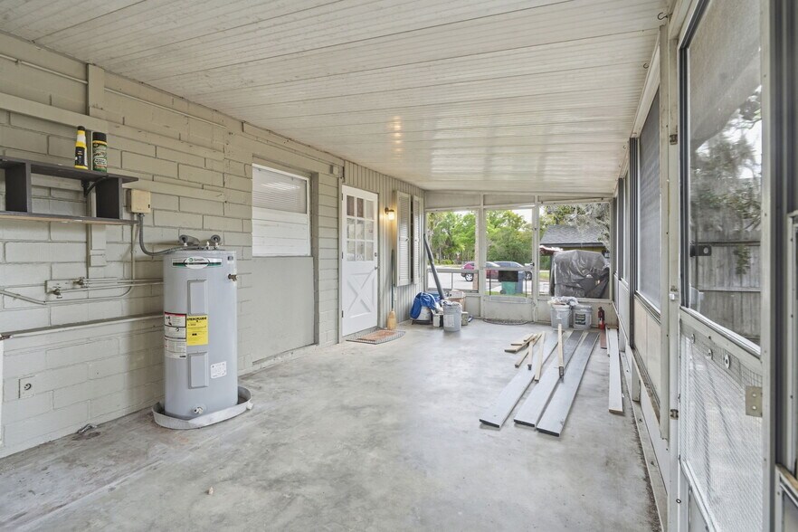 More Photos Of 1030 Camphor Ln, Deland General Retail For Sale