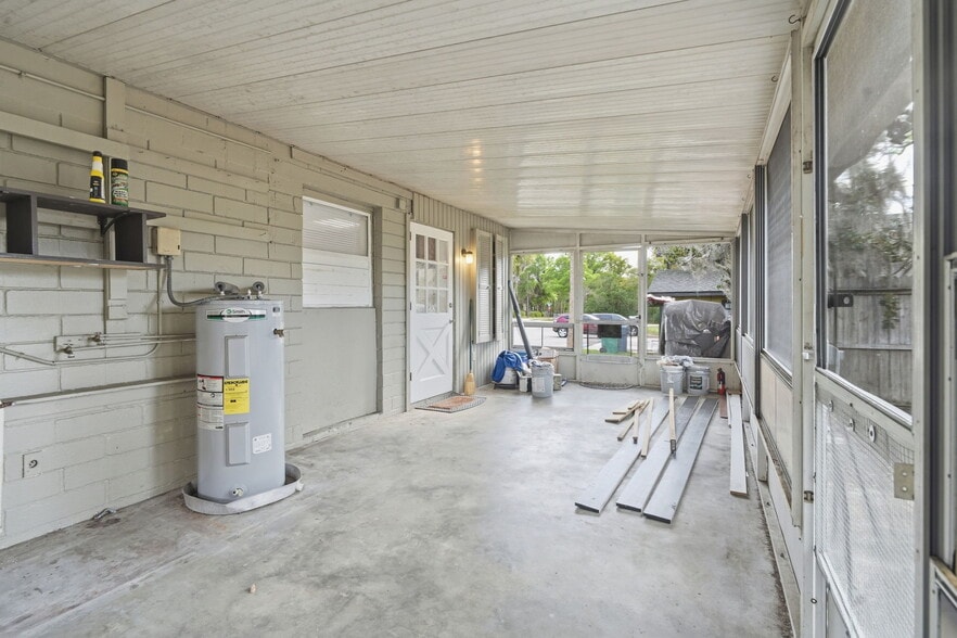 More Photos Of 1036 Camphor Ln, Deland General Retail For Sale