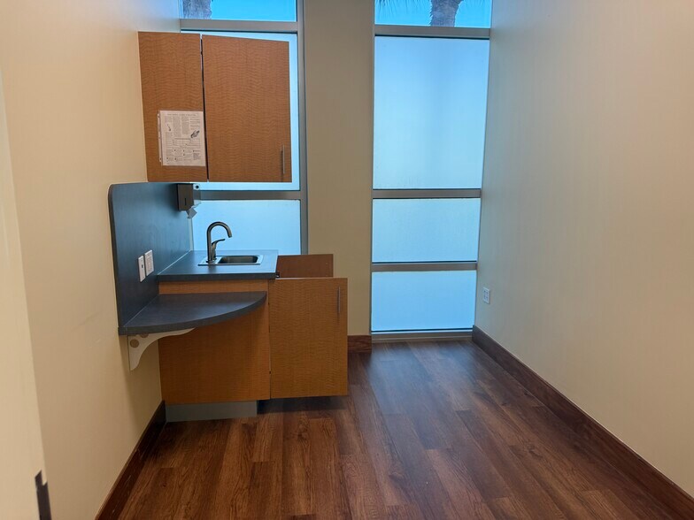 More Photos Of 3291 Woods Edge Pky, Bonita Springs Medical For Lease