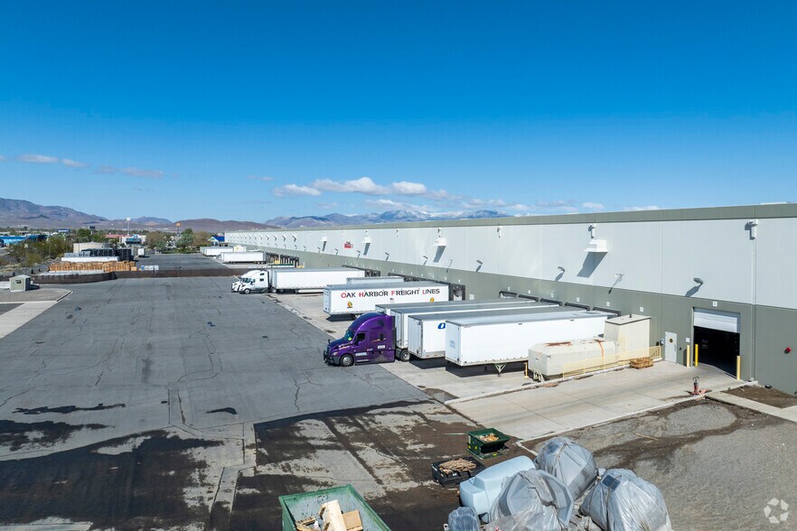 More Photos Of 1600 E Newlands Dr, Fernley Warehouse For Lease