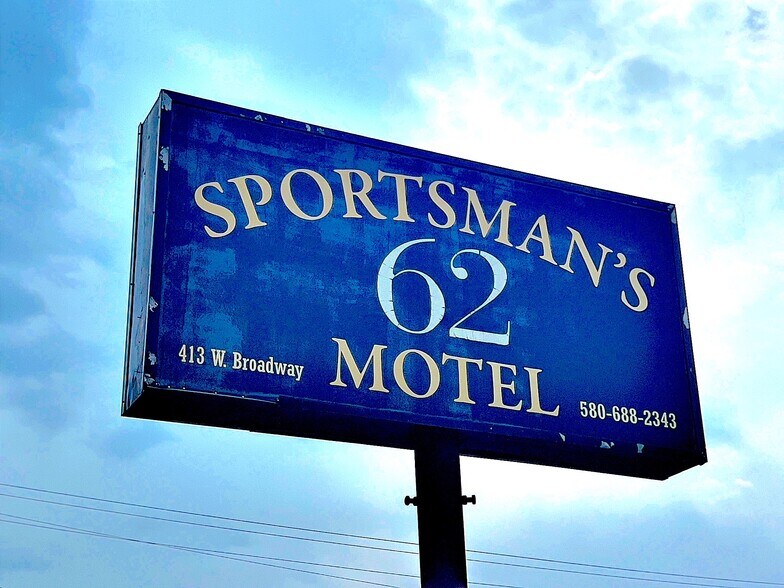 More Photos Of 413 W Broadway St, Hollis Hotel For Sale