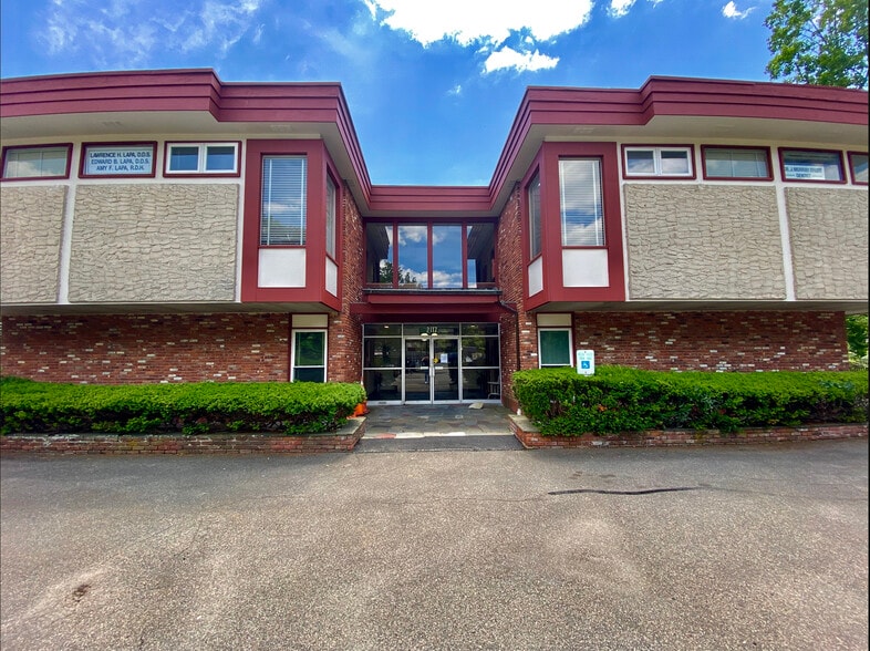 Primary Photo Of 2117 Crompond Rd, Cortlandt Manor Office For Sale