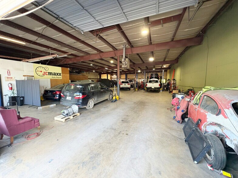 More Photos Of 3412 Pelham Pky, Pelham General Retail For Sale