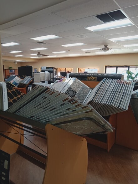 More Photos Of 4608 District Blvd, Bakersfield Warehouse For Sale