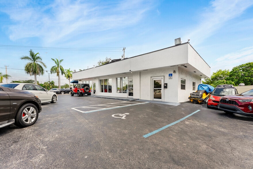 More Photos Of 4800 N Federal Hwy, Lighthouse Point Storefront For Sale
