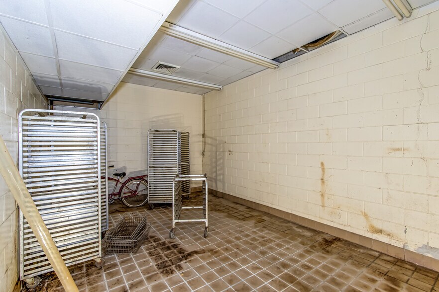 More Photos Of 15 7th St, Augusta Restaurant For Sale