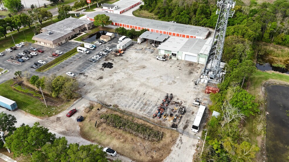 More Photos Of 5387 L B McLeod Rd, Orlando Warehouse For Lease