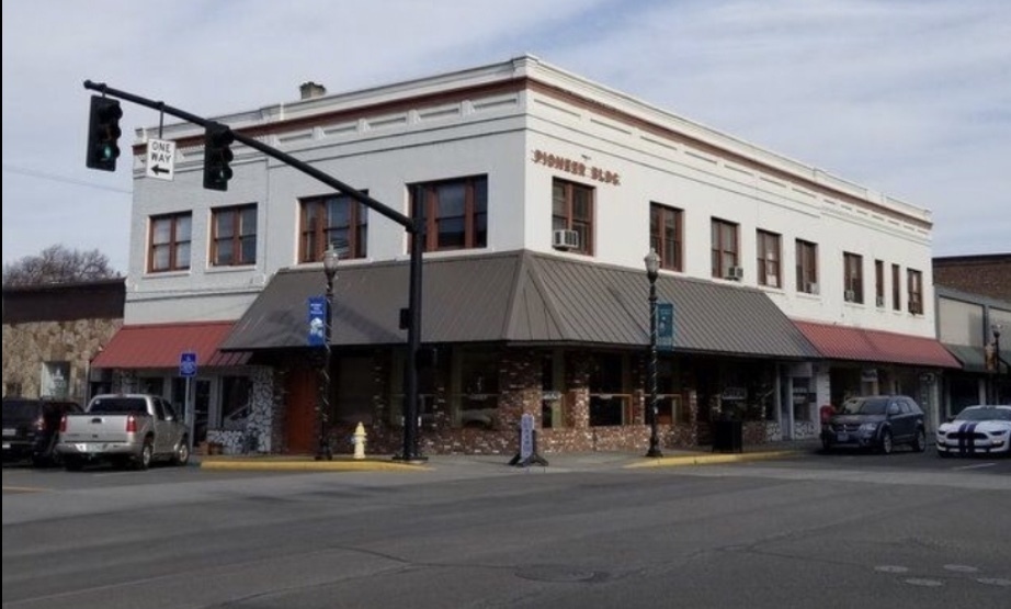 Primary Photo Of 301 E 2nd St, The Dalles Storefront Retail Residential For Sale