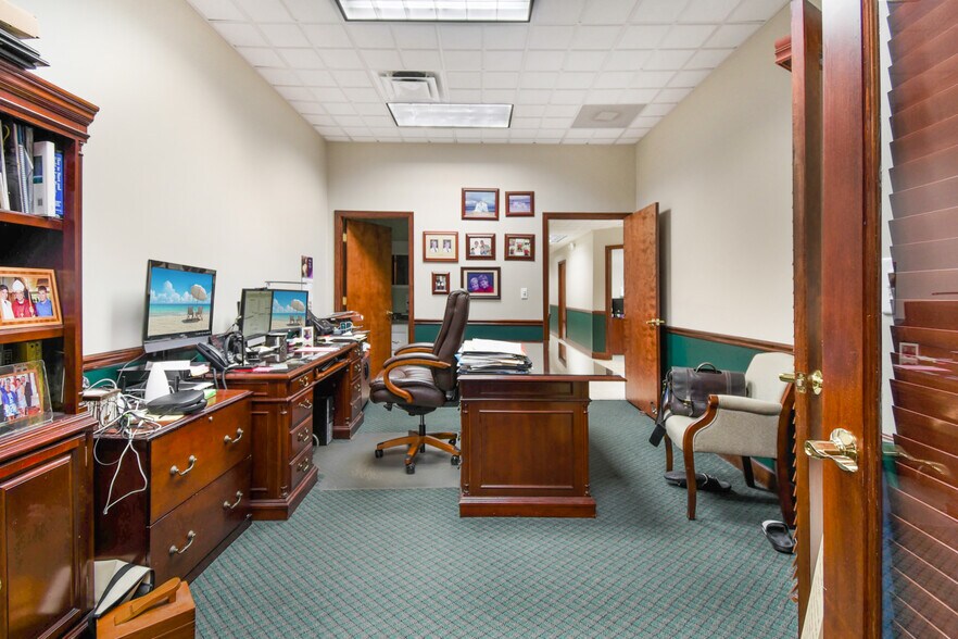 More Photos Of 4425 US Highway 1 S, Saint Augustine Light Manufacturing For Sale