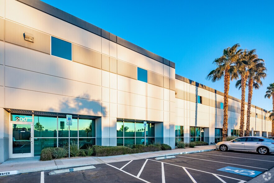 More Photos Of 6275 S Pearl St, Las Vegas Warehouse For Lease