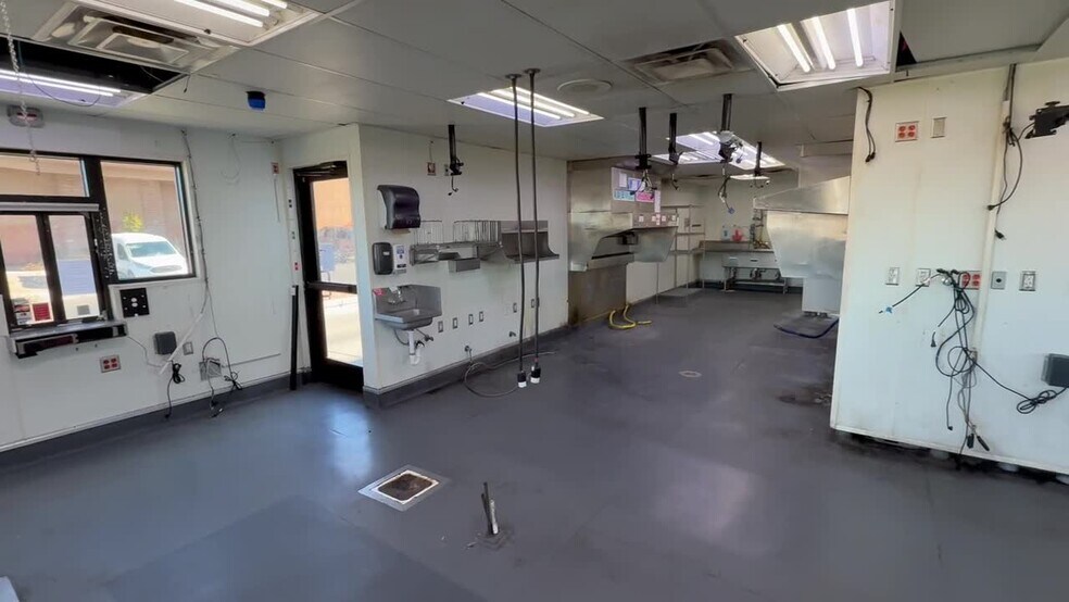 Primary Photo Of 1426 E Lake Mead Pky, Henderson Fast Food For Sale