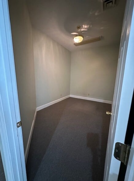 More Photos Of 1011 Masten Dr, Kernersville Office For Lease