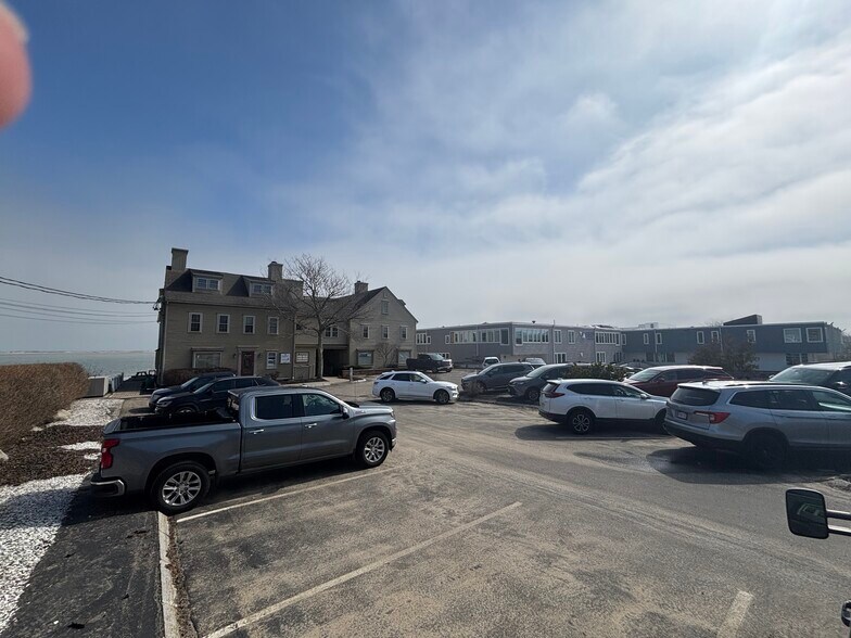 More Photos Of 15 Caswell Ln, Plymouth Office Residential For Lease