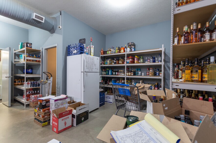 More Photos Of 5922 50 Ave, Stettler Storefront Retail Office For Sale