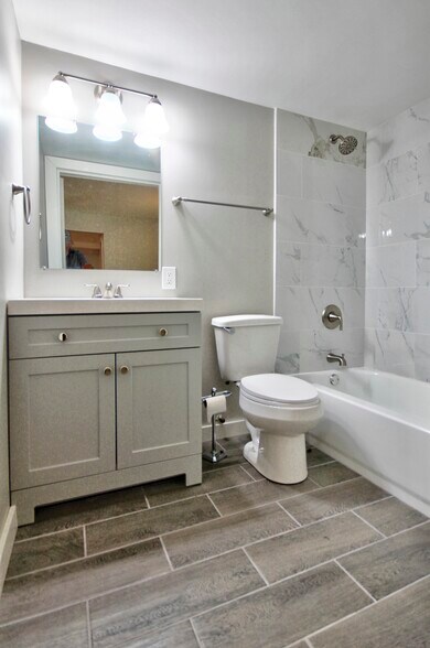 More Photos Of 930 Ranch Road 261, Buchanan Dam Apartments For Sale