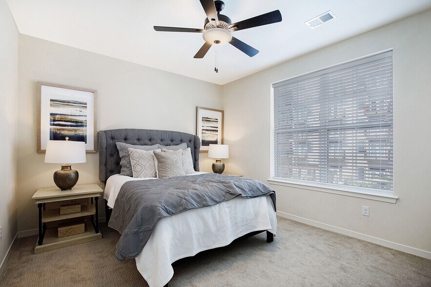More Photos Of 6201 Johnson Dr, Mission Apartments For Lease