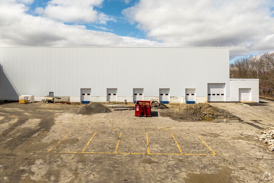More Photos Of 1537 Grafton Rd, Millbury Warehouse For Lease