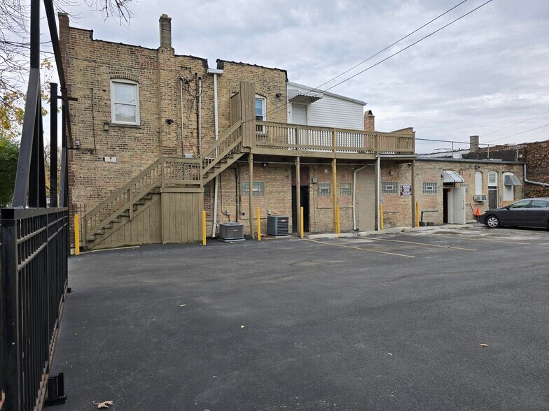 More Photos Of 3034-3040 W Montrose Ave, Chicago Multifamily For Sale