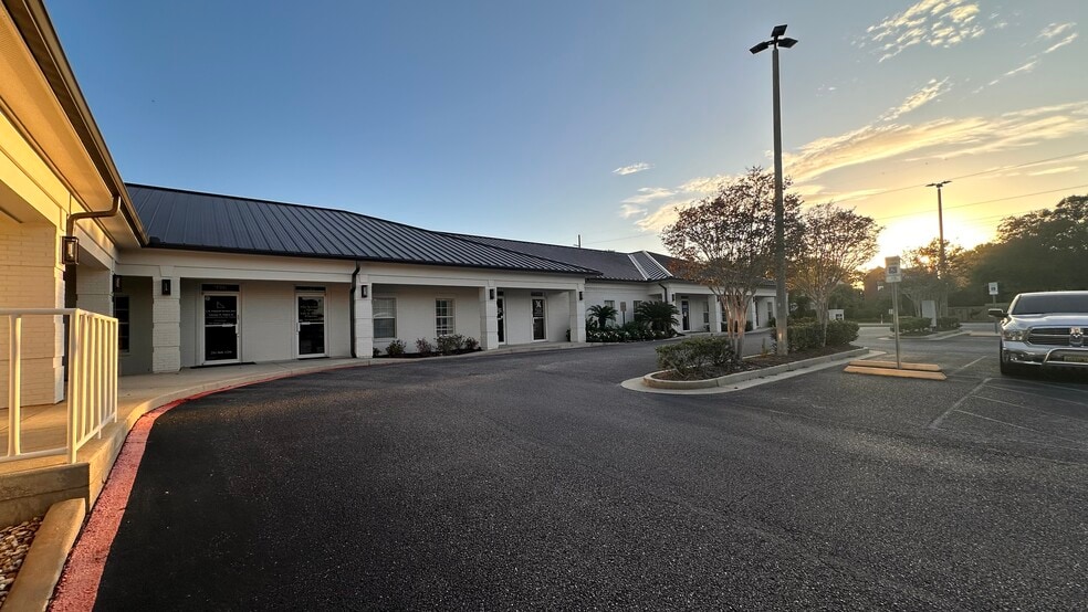 More Photos Of 1544 W 2nd St, Gulf Shores Office For Lease