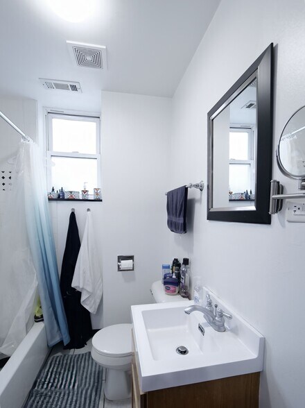 More Photos Of 2312 W 21st St, Chicago Apartments For Sale