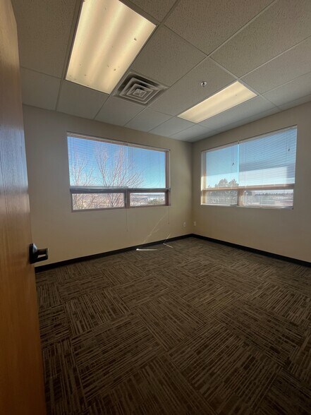 More Photos Of 910 Pinon Ranch Vw, Colorado Springs Office For Lease
