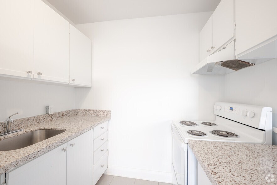 More Photos Of 1520-1524 Bathurst St, Toronto Apartments For Sale