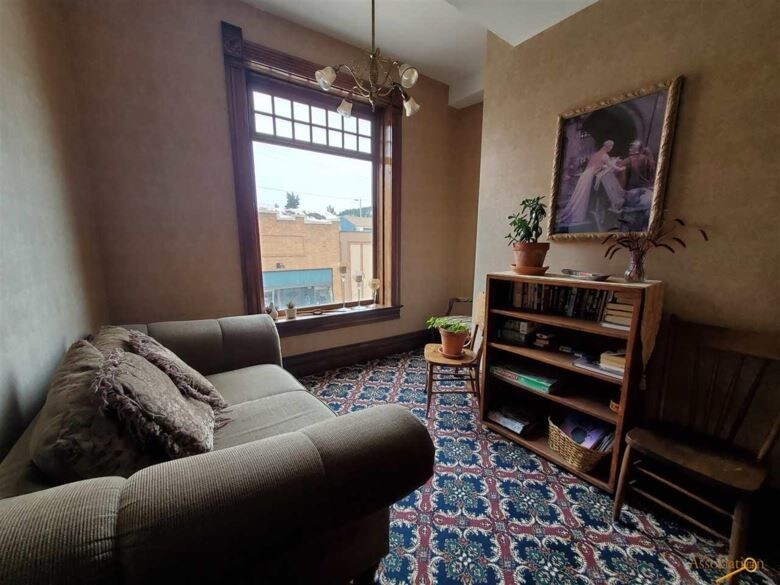 More Photos Of 305 W Main St, Lead Restaurant For Sale