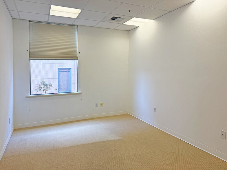 More Photos Of 900 Colusa Ave, Berkeley Storefront Retail Office For Lease