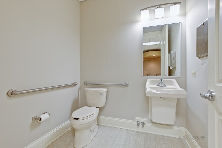 More Photos Of 1531 Grove Ave, Barrington Office For Sale