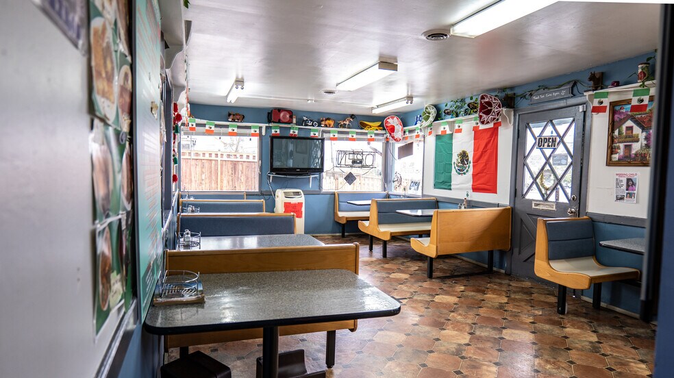 More Photos Of 1922 S Market Blvd, Chehalis Restaurant For Sale