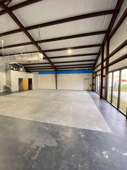 More Photos Of 827 Leonard C Taylor Pkwy, Green Cove Springs Service For Lease