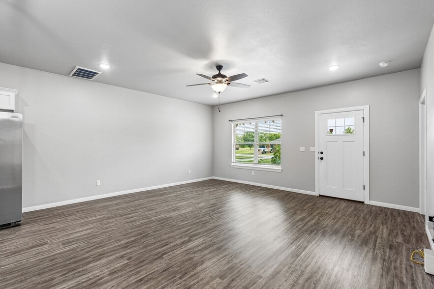 More Photos Of 11514-11529 Cottage Ln, Jones Apartments For Sale