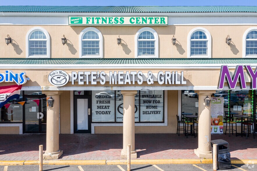 More Photos Of 1471-1491 State Route 23, Wayne Restaurant For Lease