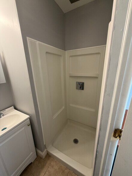 More Photos Of 6106 Torresdale Ave, Philadelphia Storefront Retail Residential For Lease