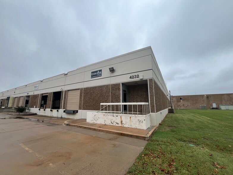 Primary Photo Of 4220-4232 Charter Ave, Oklahoma City Warehouse For Lease
