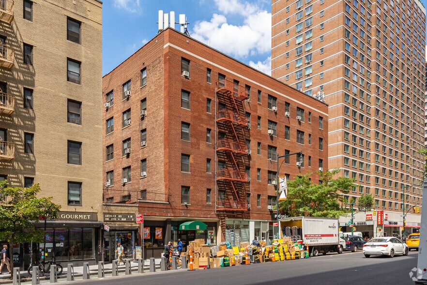 More Photos Of 883 8th Ave, New York Apartments For Lease